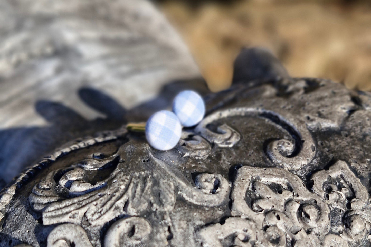 boutons de manchette en vichy bleu ciel. ils sont offert avec l'ensemble car ce sont des prototypes.