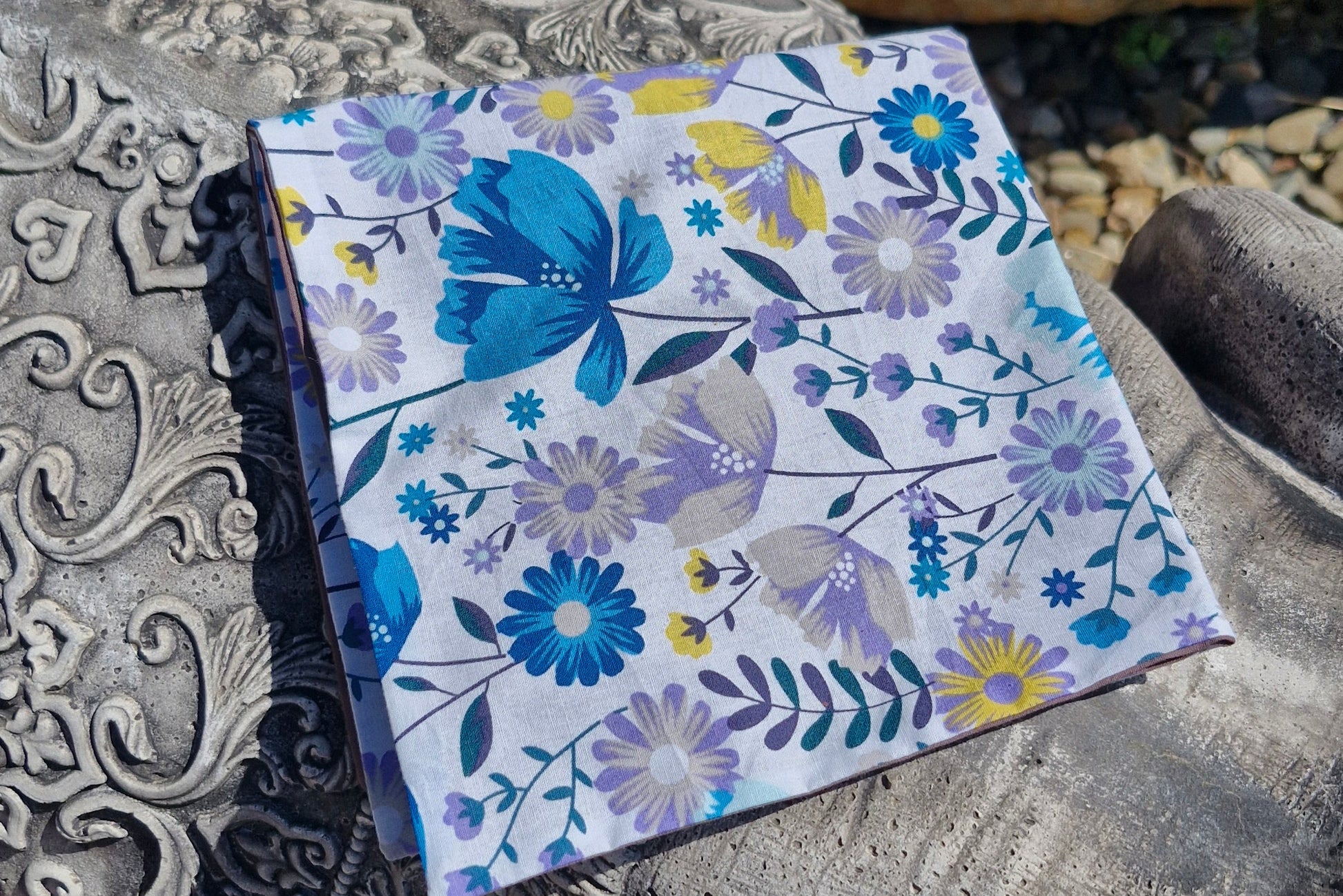 pochette de costume coton bleu fleurie